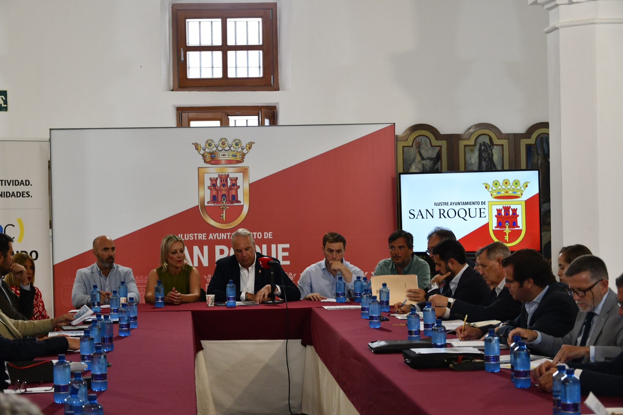 El alcalde participa en la reunión monográfica sobre vivienda, promovida por la FAEC